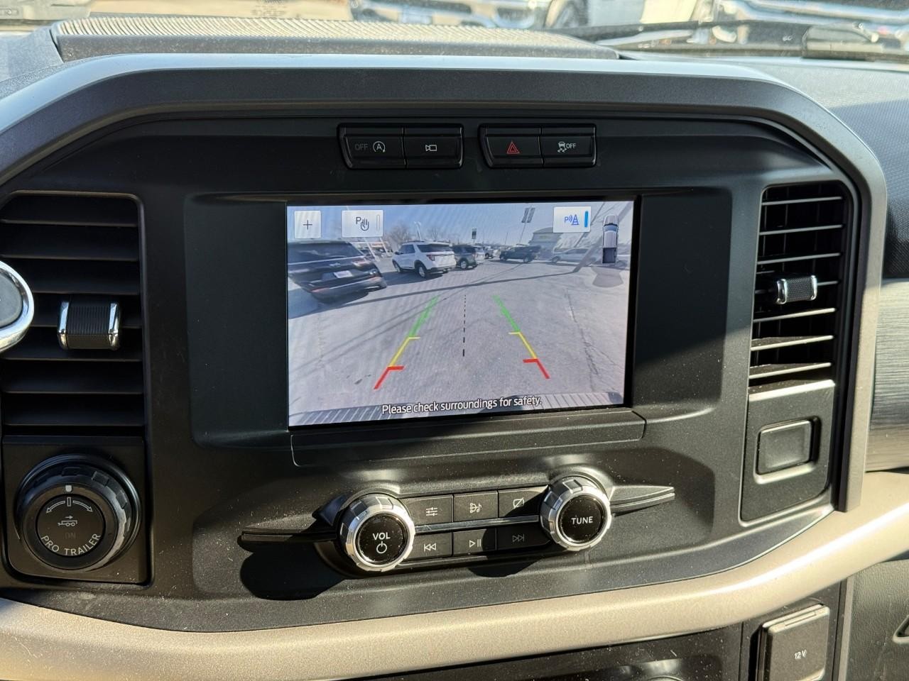 Ford F-150 Vehicle Full-screen Gallery Image 20