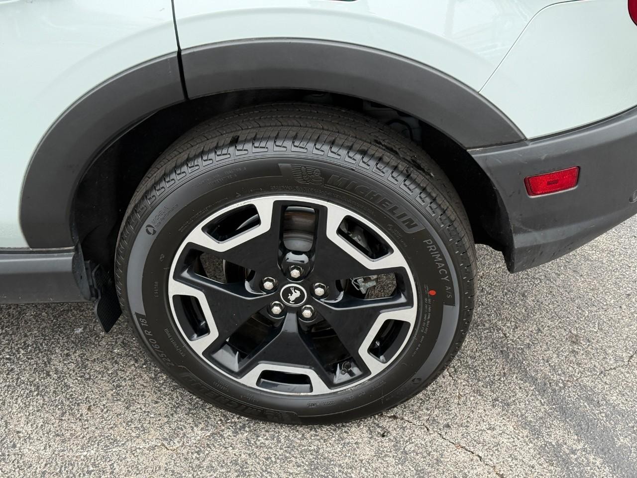 Ford Bronco Sport Vehicle Full-screen Gallery Image 09