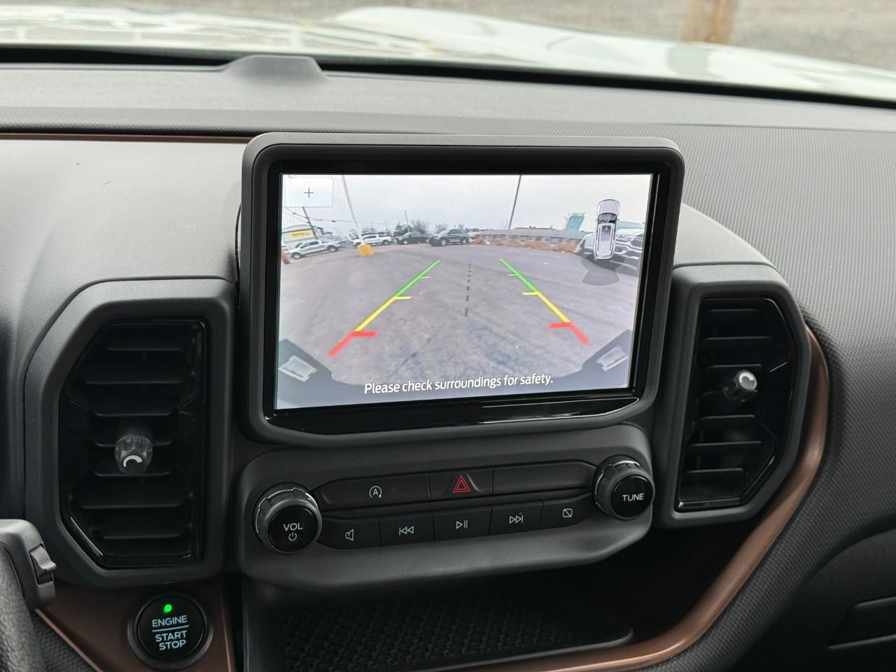 Ford Bronco Sport Vehicle Full-screen Gallery Image 23