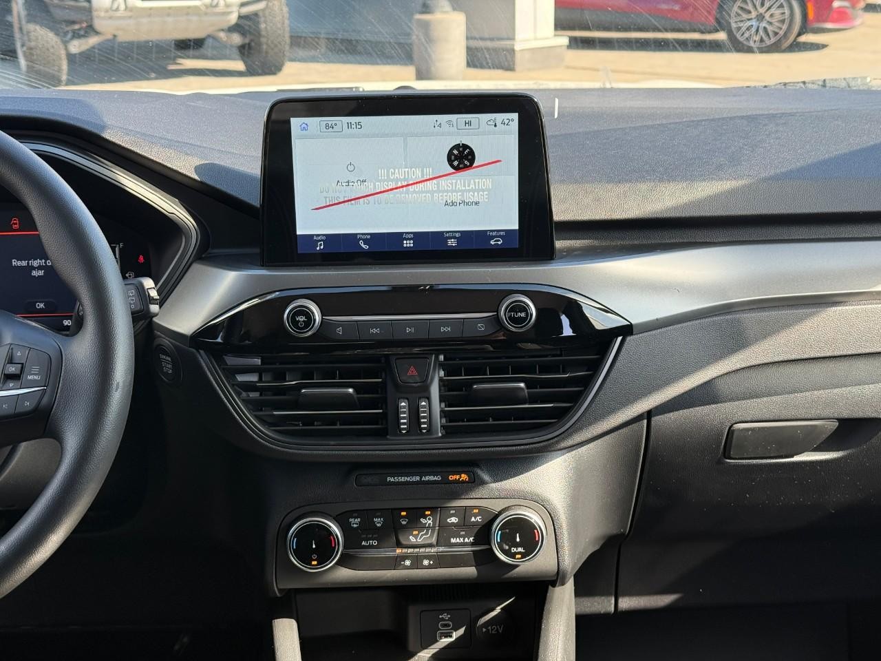 Ford Escape Vehicle Full-screen Gallery Image 09