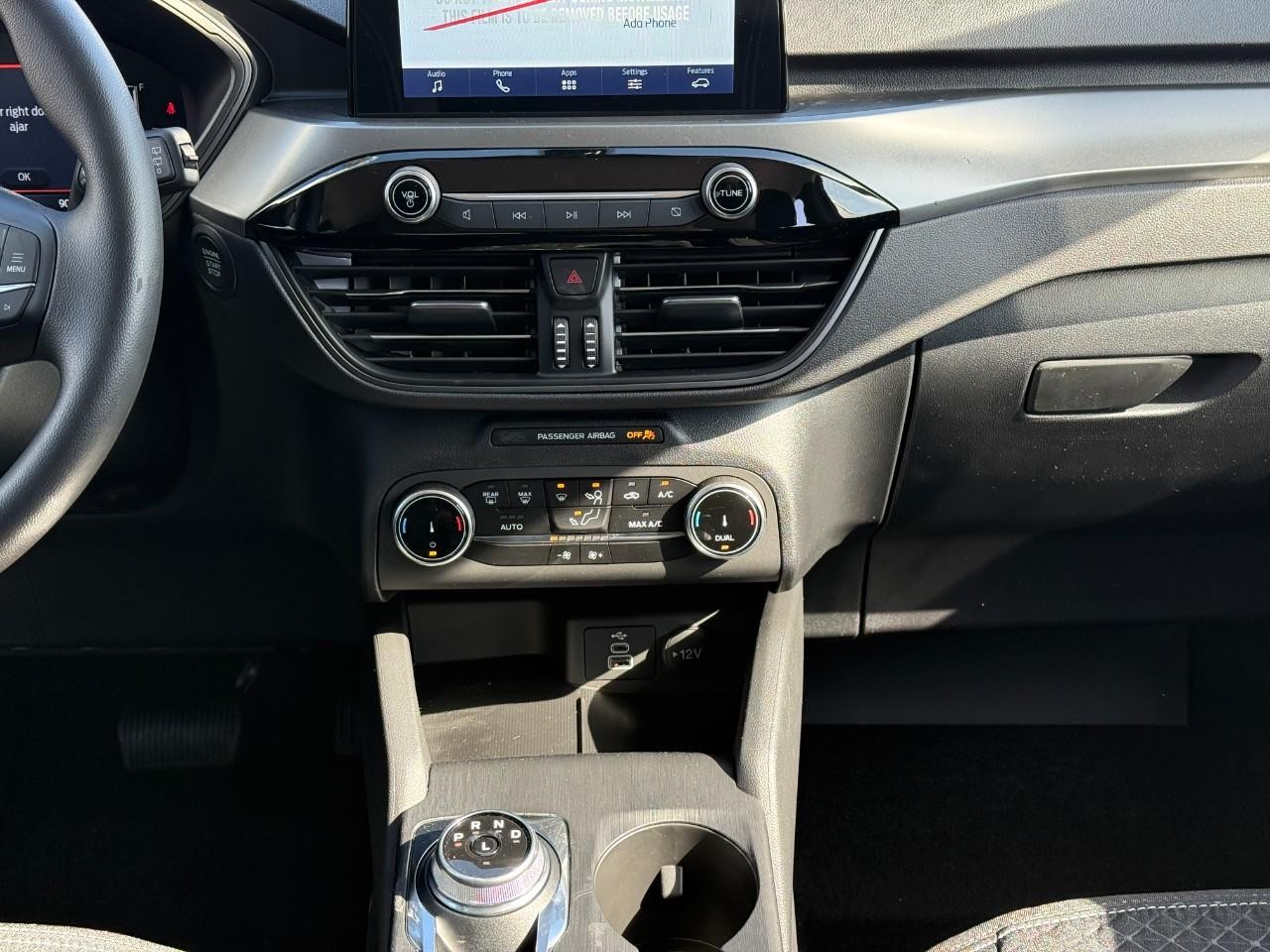 Ford Escape Vehicle Full-screen Gallery Image 10