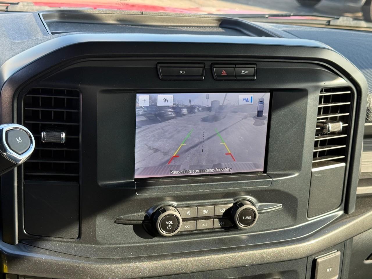 Ford F-150 Vehicle Full-screen Gallery Image 22