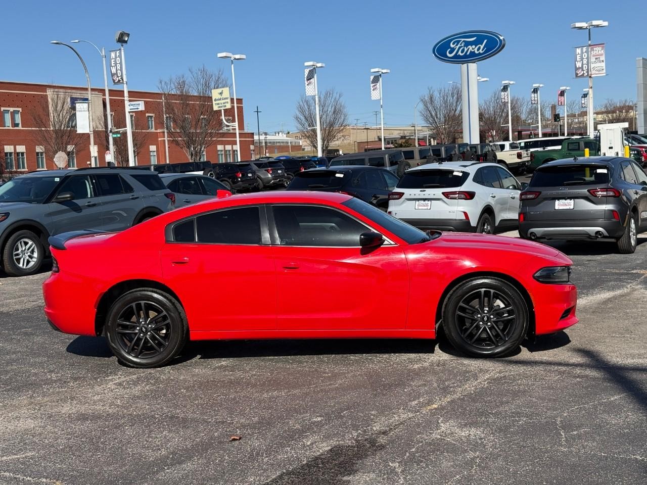 Dodge Charger Vehicle Full-screen Gallery Image 05