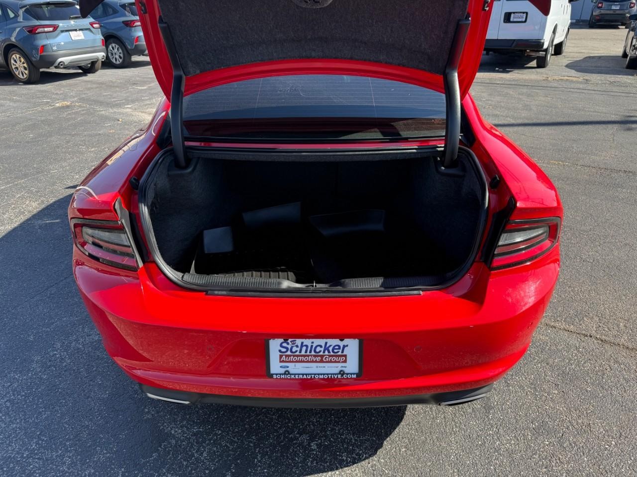 Dodge Charger Vehicle Full-screen Gallery Image 07