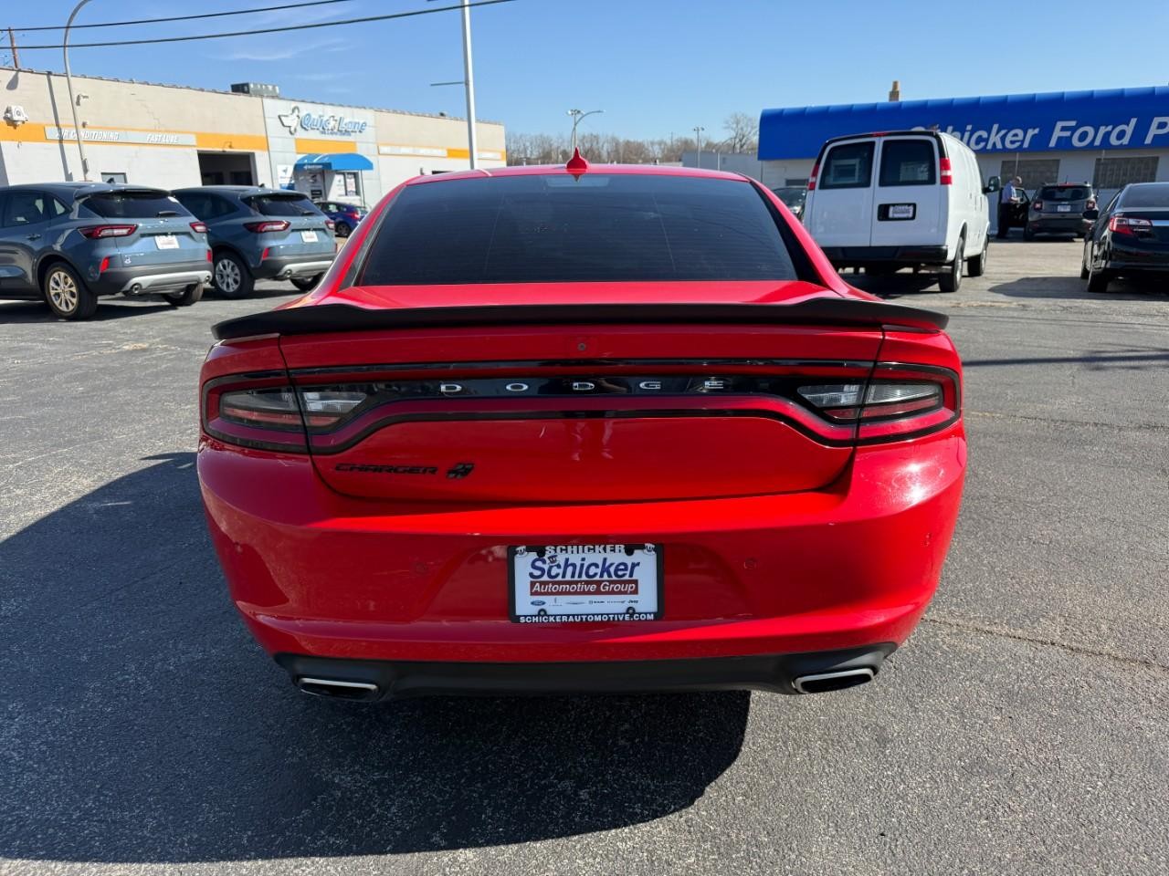 Dodge Charger Vehicle Full-screen Gallery Image 08