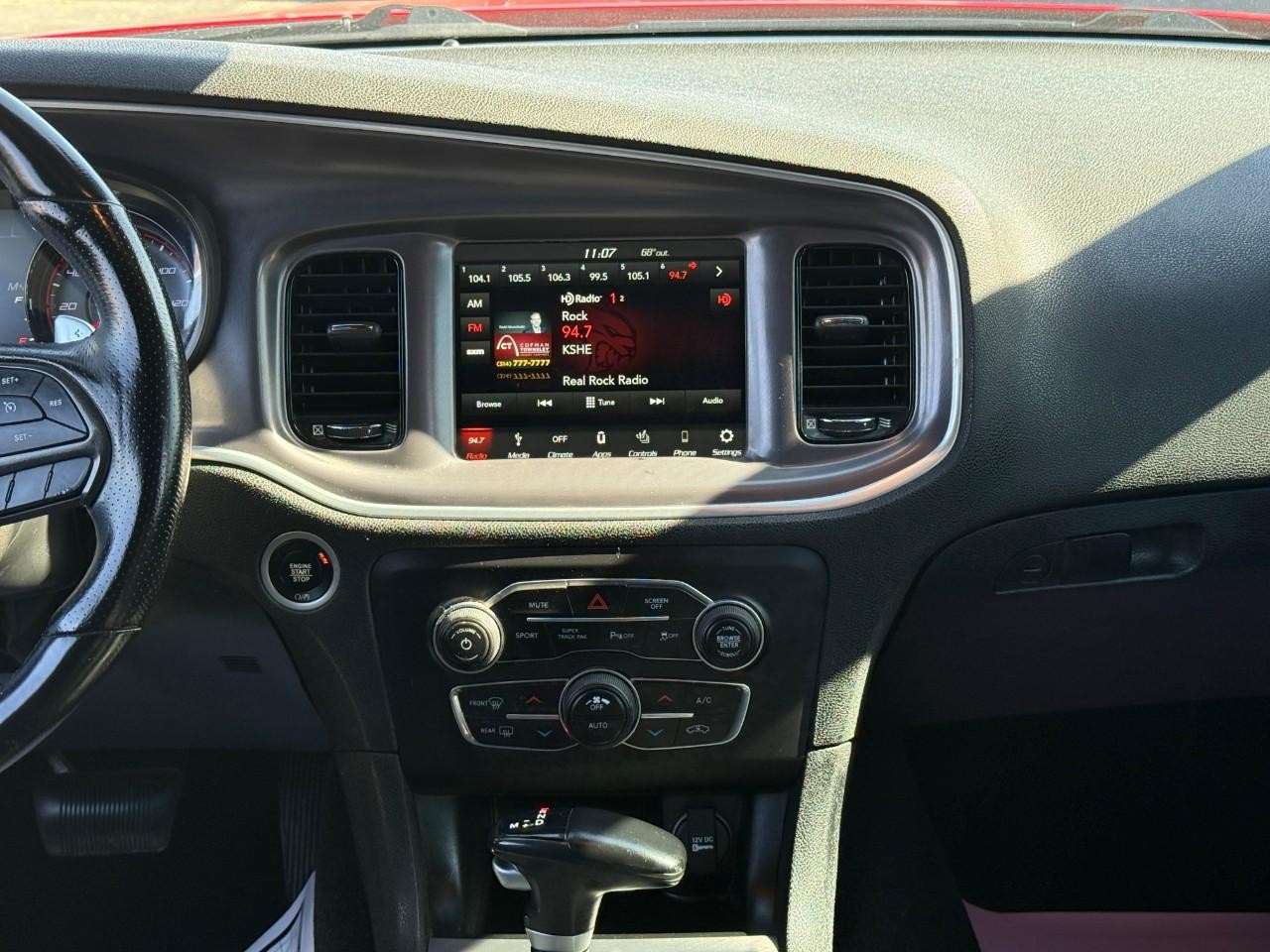 Dodge Charger Vehicle Full-screen Gallery Image 13