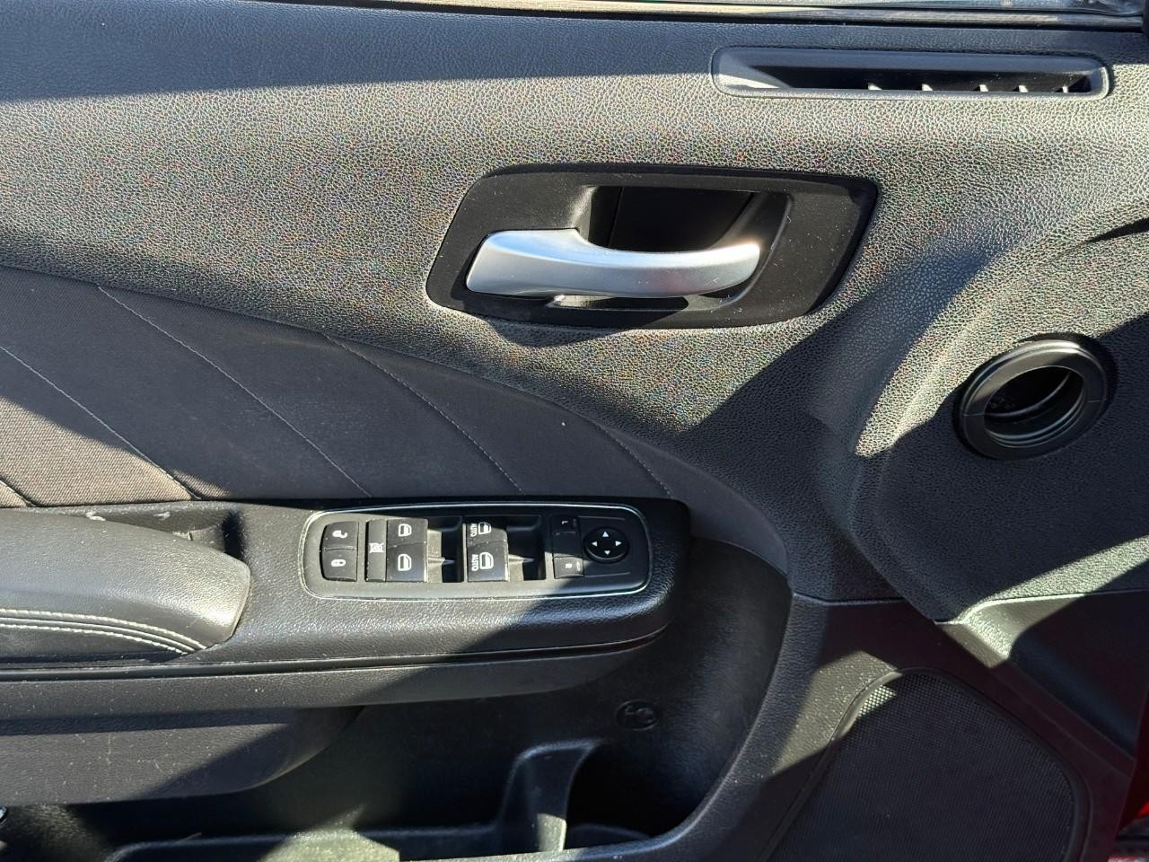 Dodge Charger Vehicle Full-screen Gallery Image 15