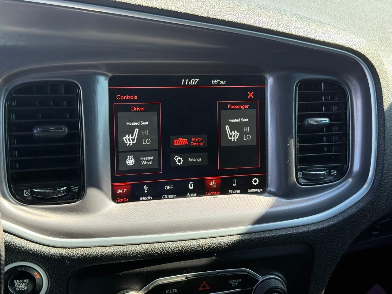 Dodge Charger Vehicle Full-screen Gallery Image 23