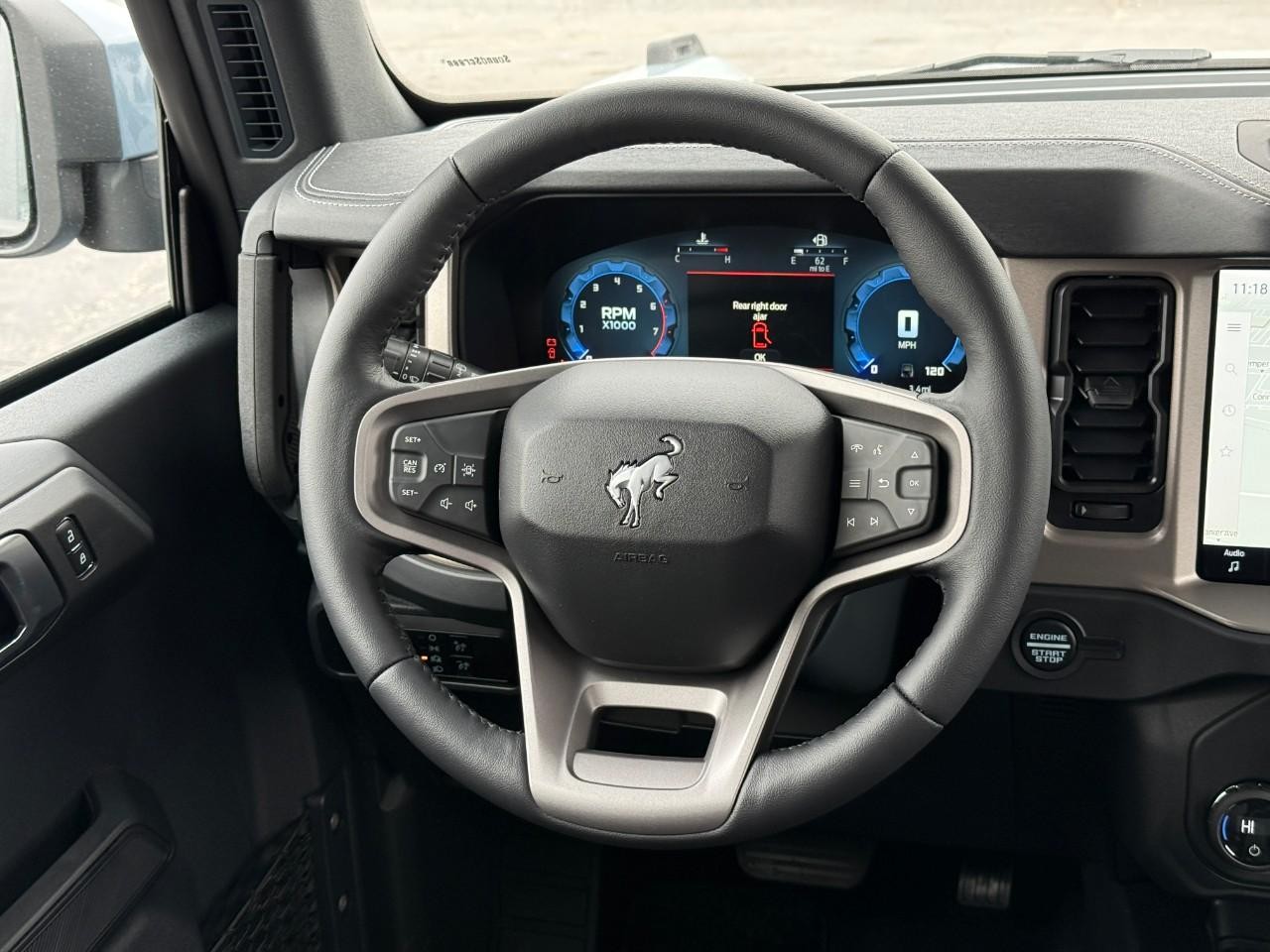 Ford Bronco Vehicle Full-screen Gallery Image 07