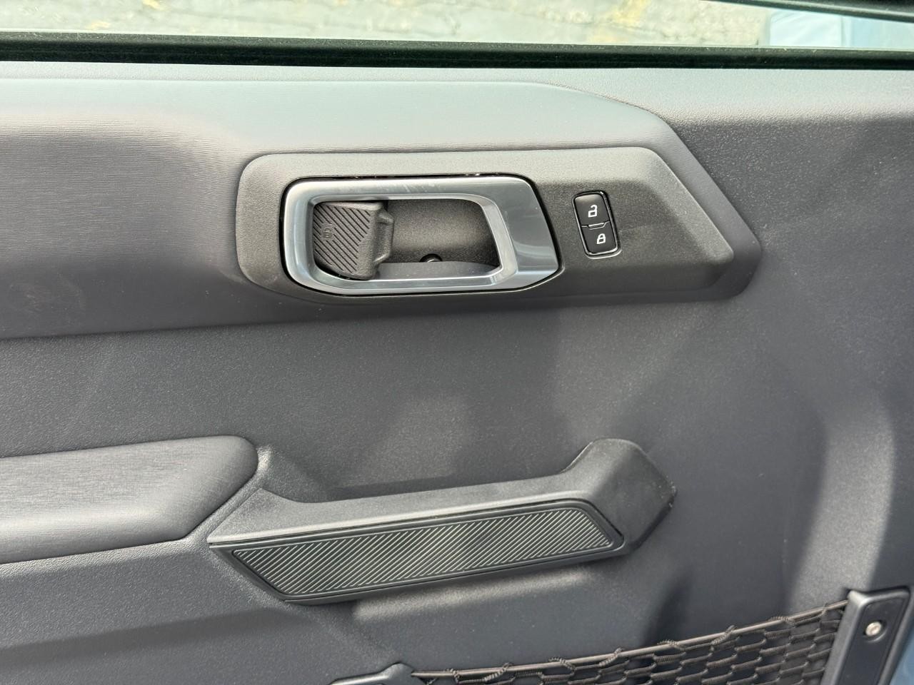 Ford Bronco Vehicle Full-screen Gallery Image 10