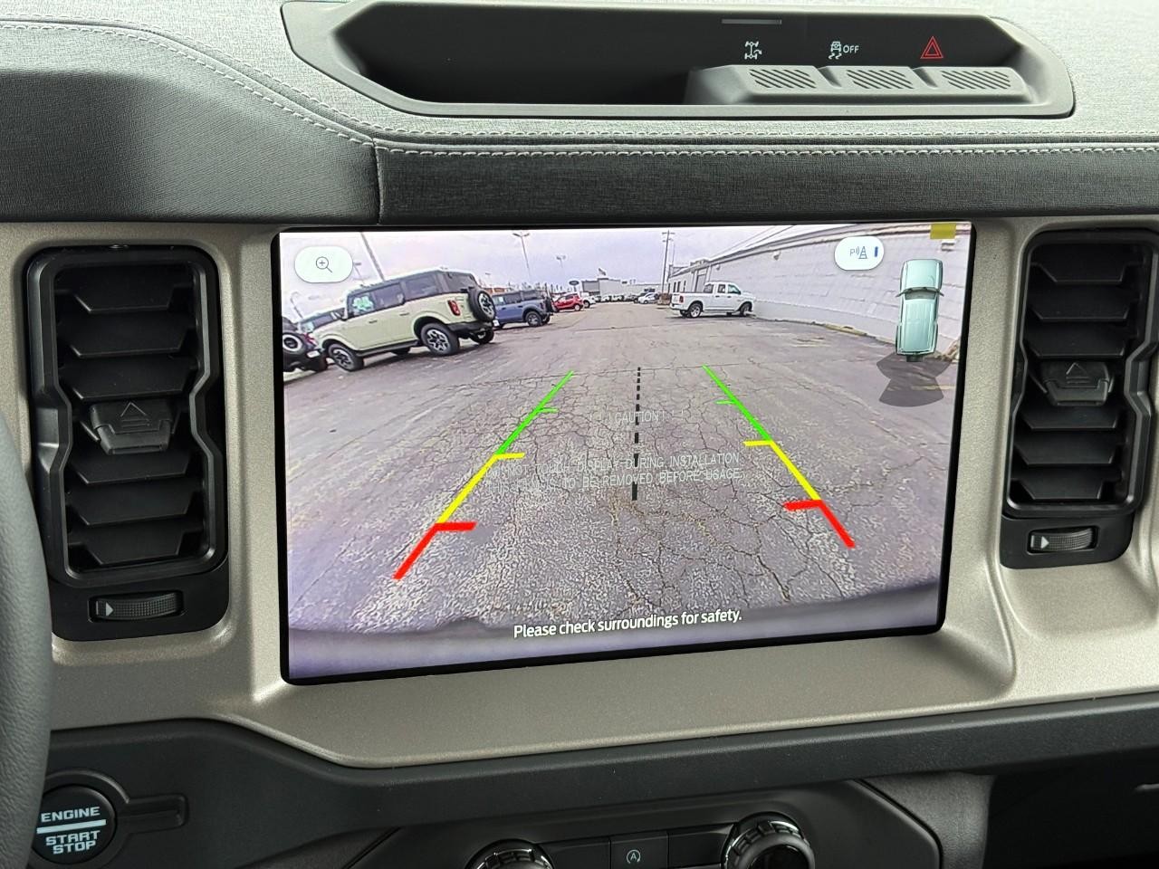 Ford Bronco Vehicle Full-screen Gallery Image 17