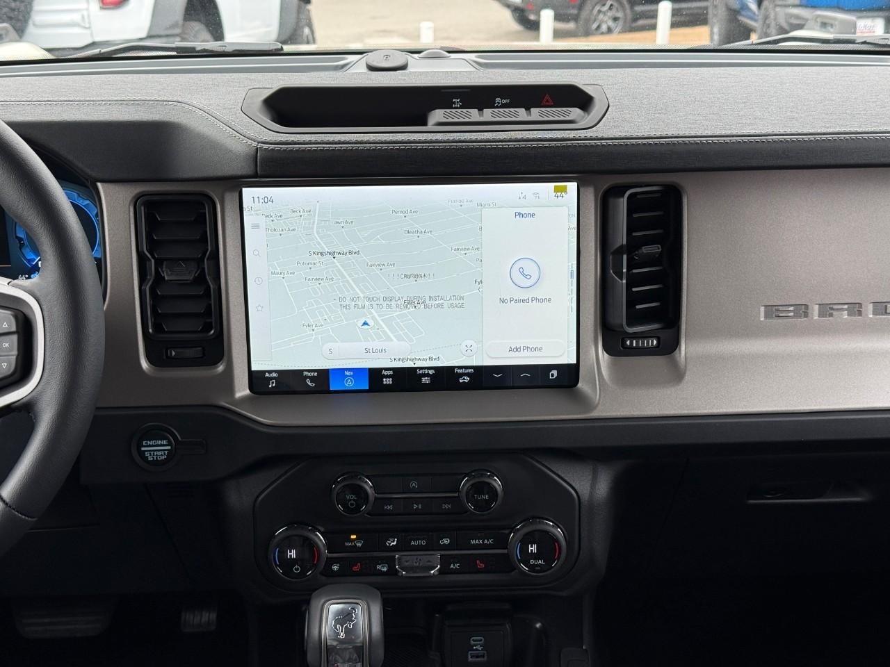 Ford Bronco Vehicle Full-screen Gallery Image 08