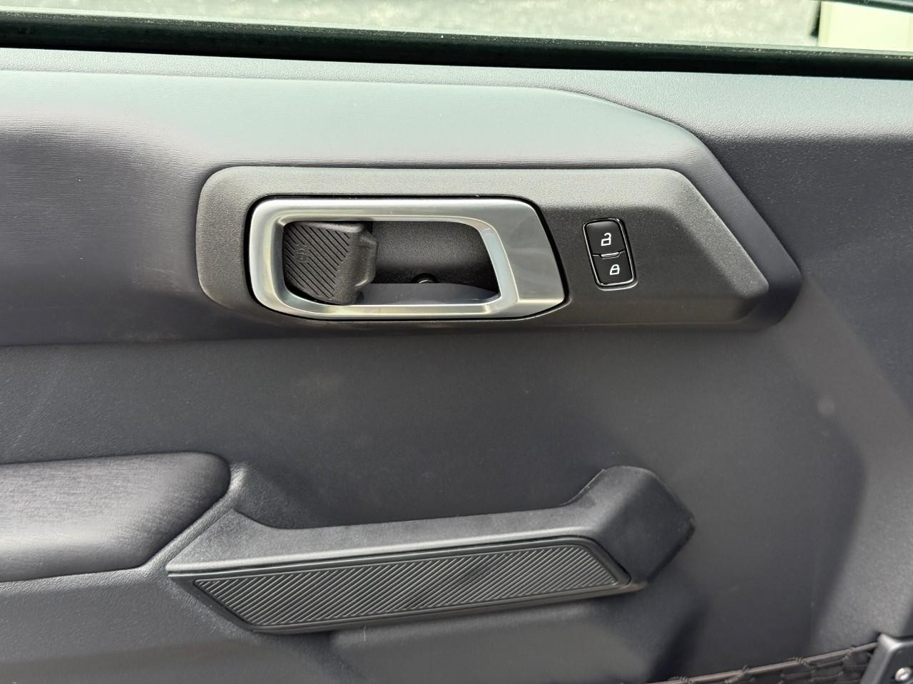 Ford Bronco Vehicle Full-screen Gallery Image 10