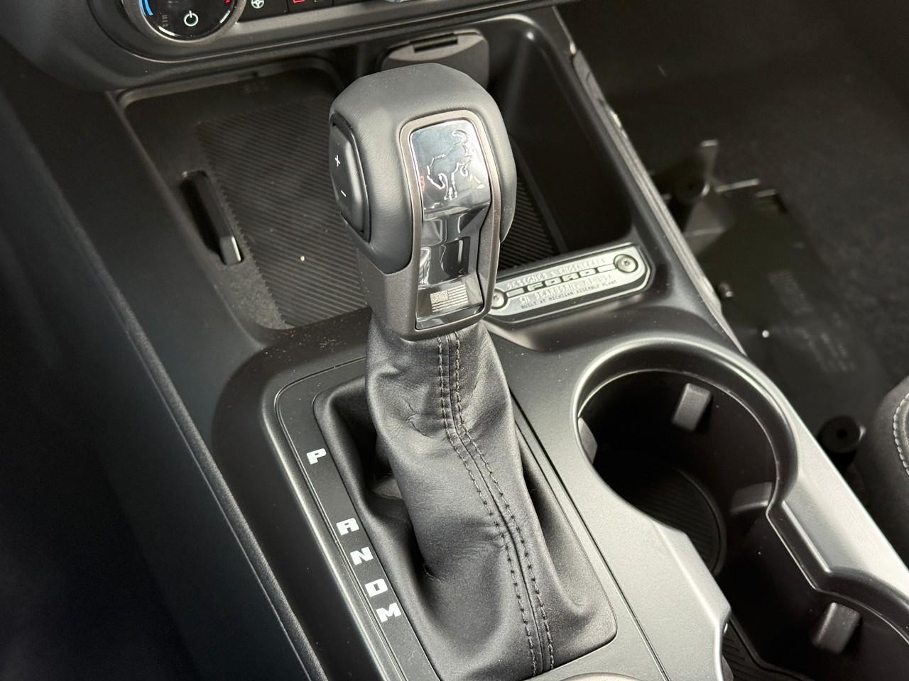 Ford Bronco Vehicle Full-screen Gallery Image 15