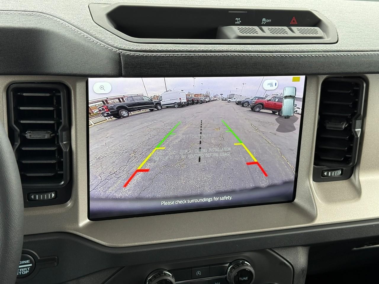 Ford Bronco Vehicle Full-screen Gallery Image 17