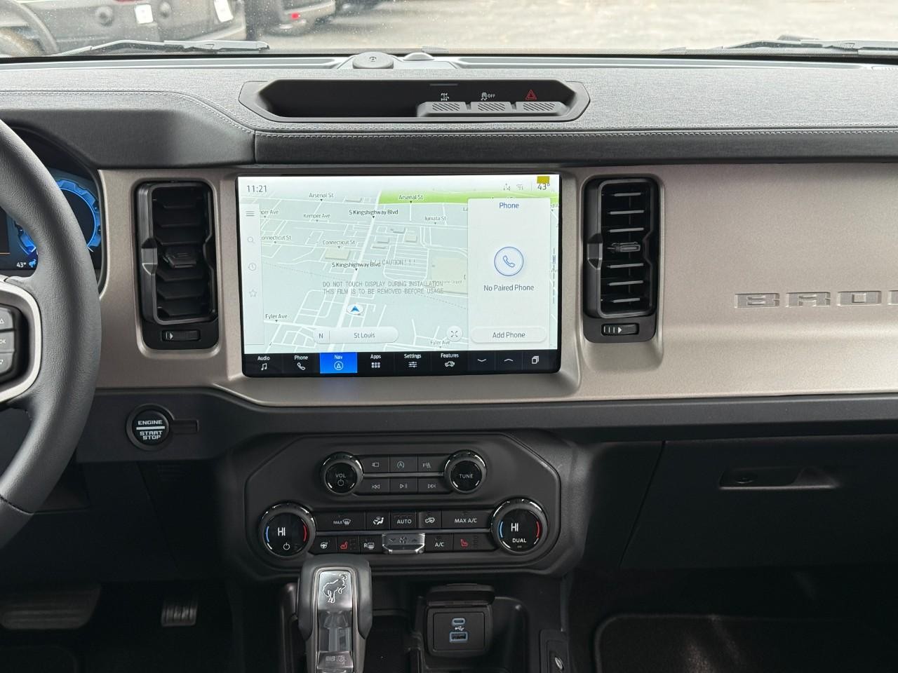 Ford Bronco Vehicle Full-screen Gallery Image 08