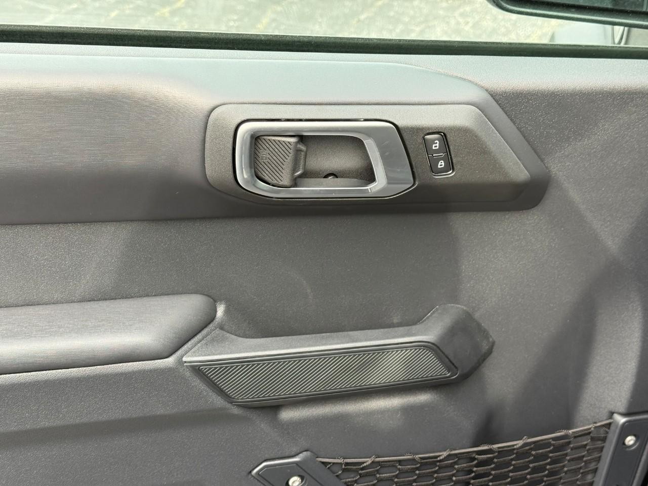 Ford Bronco Vehicle Full-screen Gallery Image 10