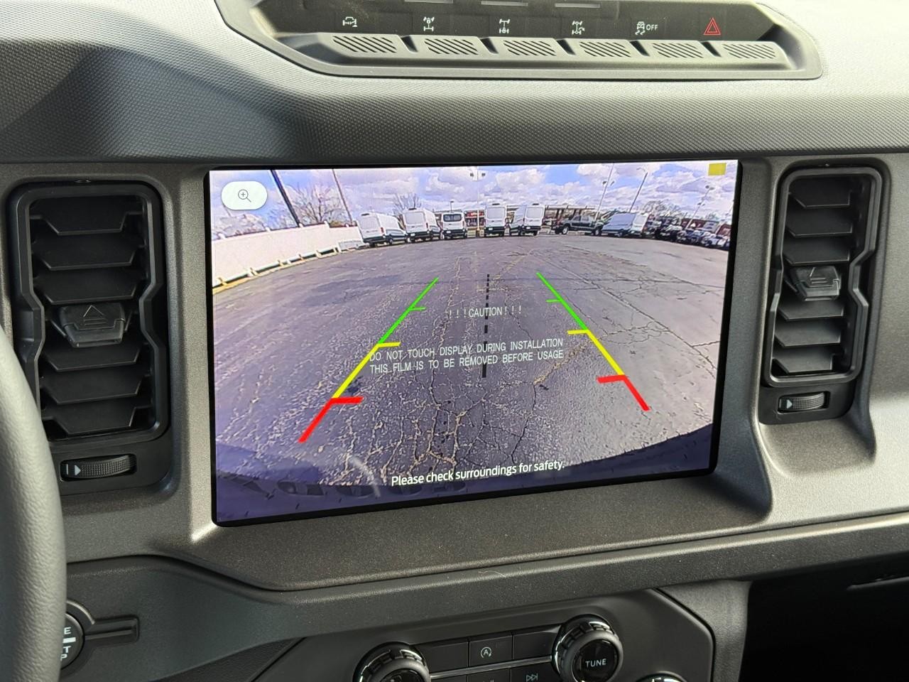 Ford Bronco Vehicle Full-screen Gallery Image 16