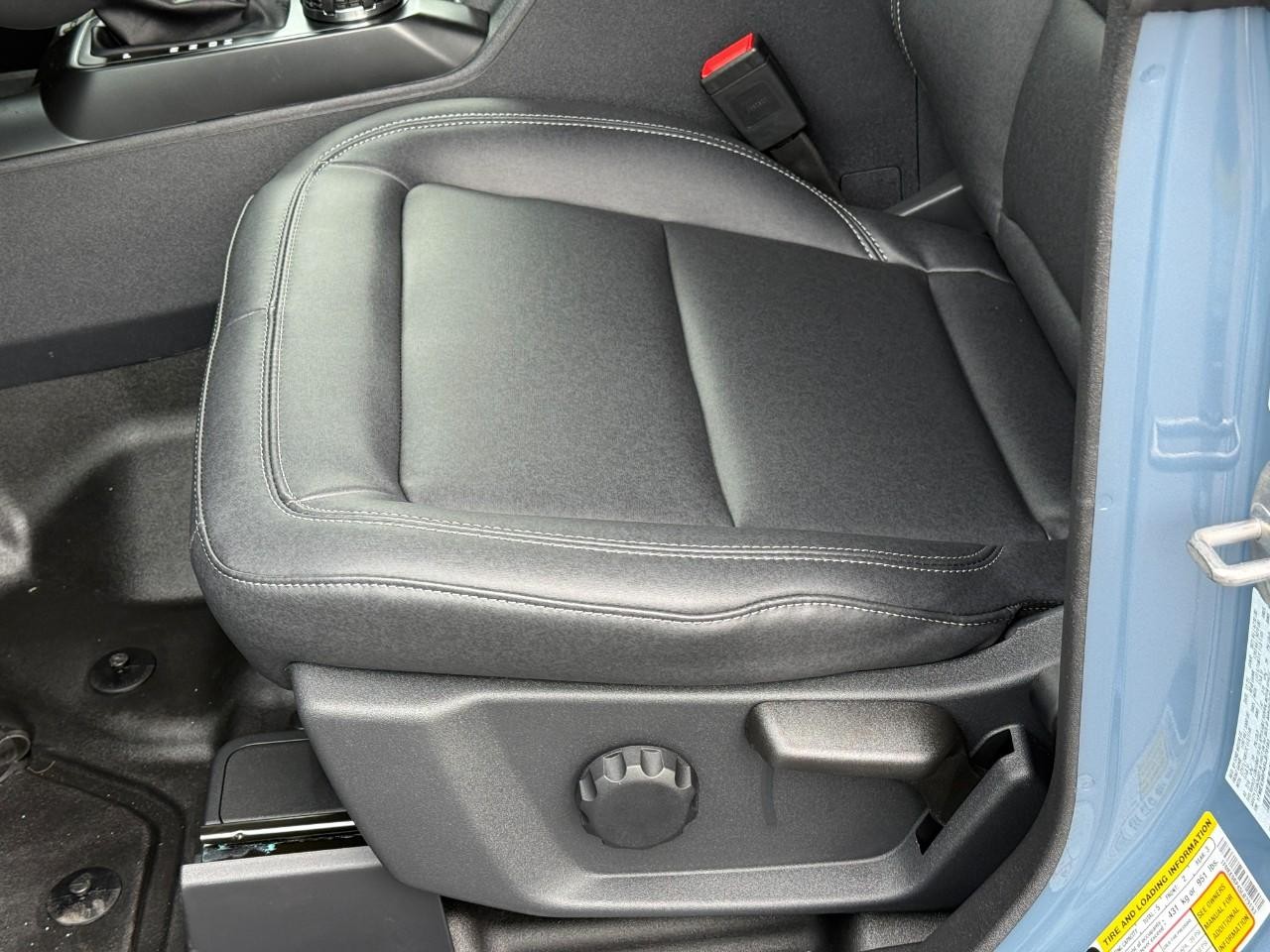 Ford Bronco Vehicle Full-screen Gallery Image 11