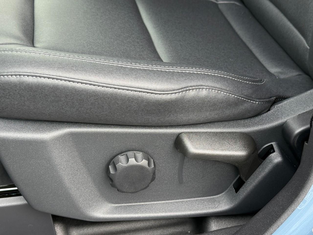 Ford Bronco Vehicle Full-screen Gallery Image 12