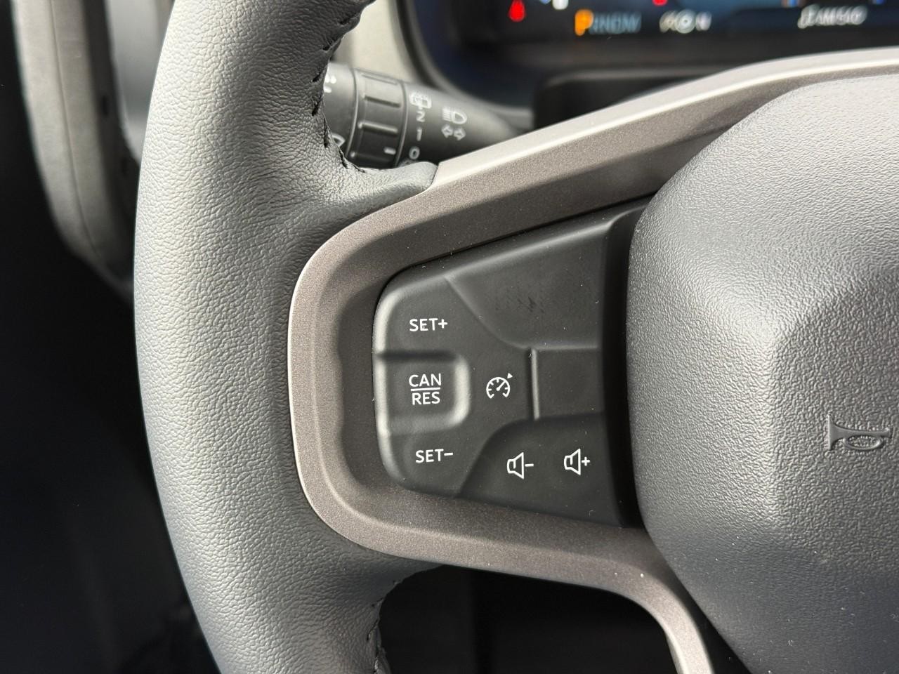 Ford Bronco Vehicle Full-screen Gallery Image 13