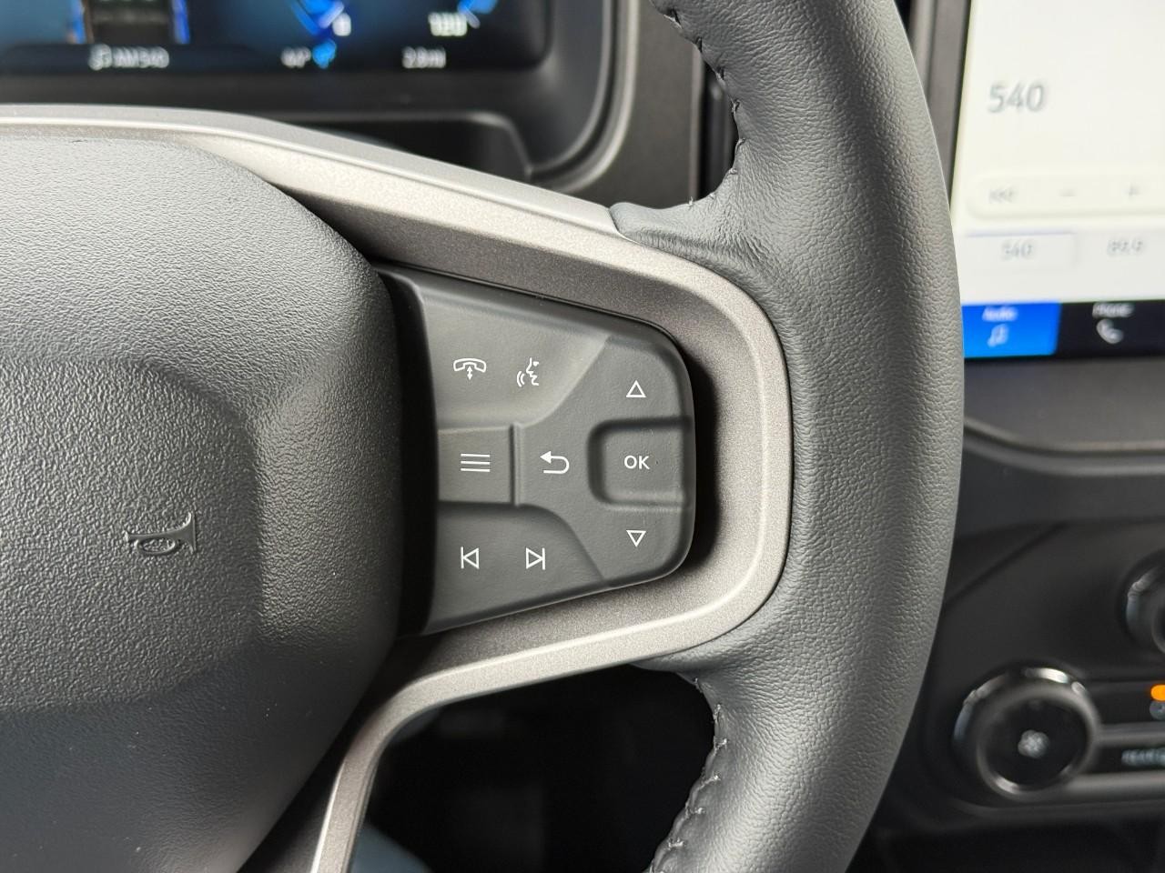 Ford Bronco Vehicle Full-screen Gallery Image 14