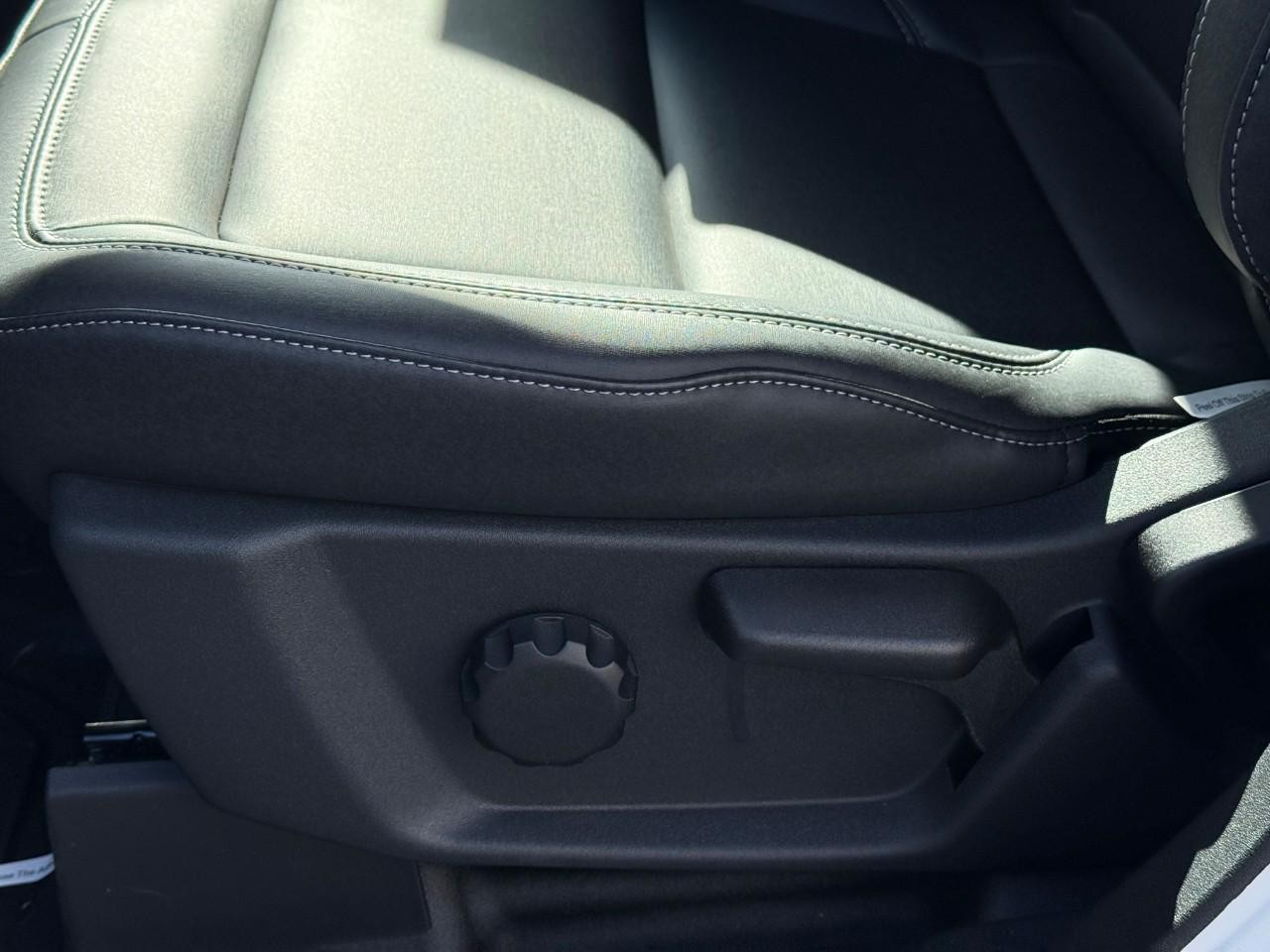 Ford Bronco Vehicle Full-screen Gallery Image 12