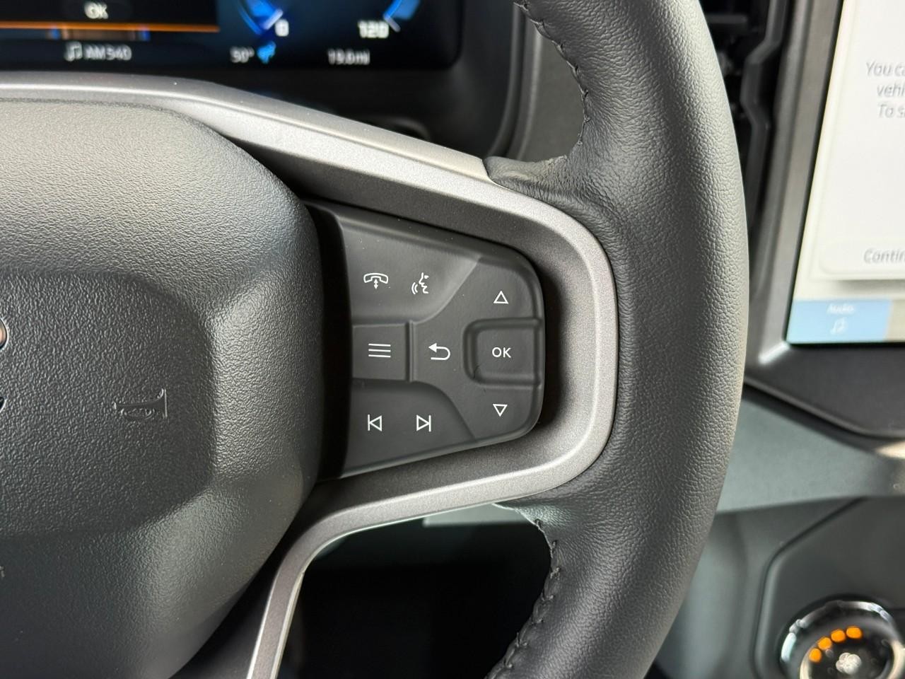 Ford Bronco Vehicle Full-screen Gallery Image 14