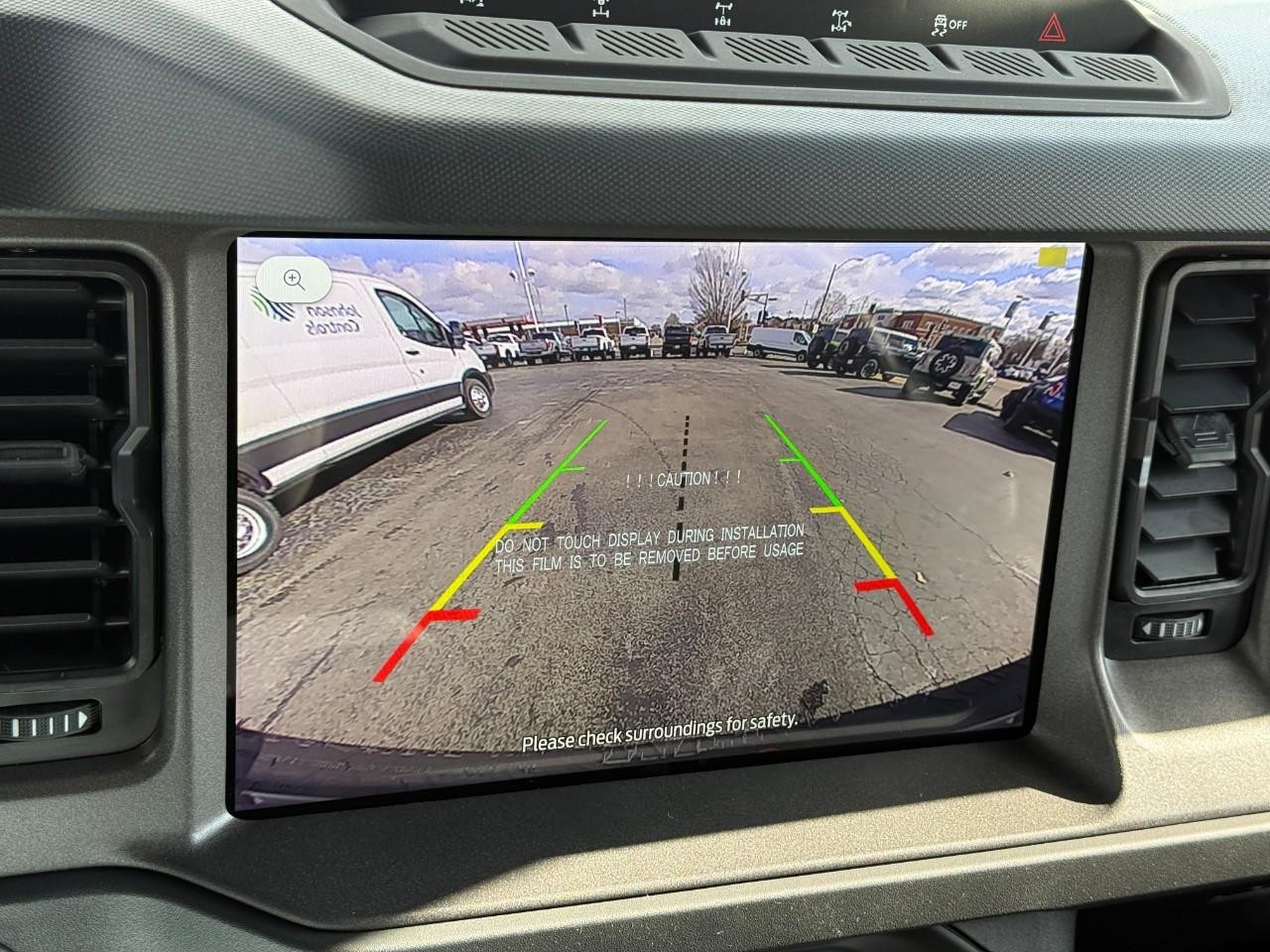 Ford Bronco Vehicle Full-screen Gallery Image 16