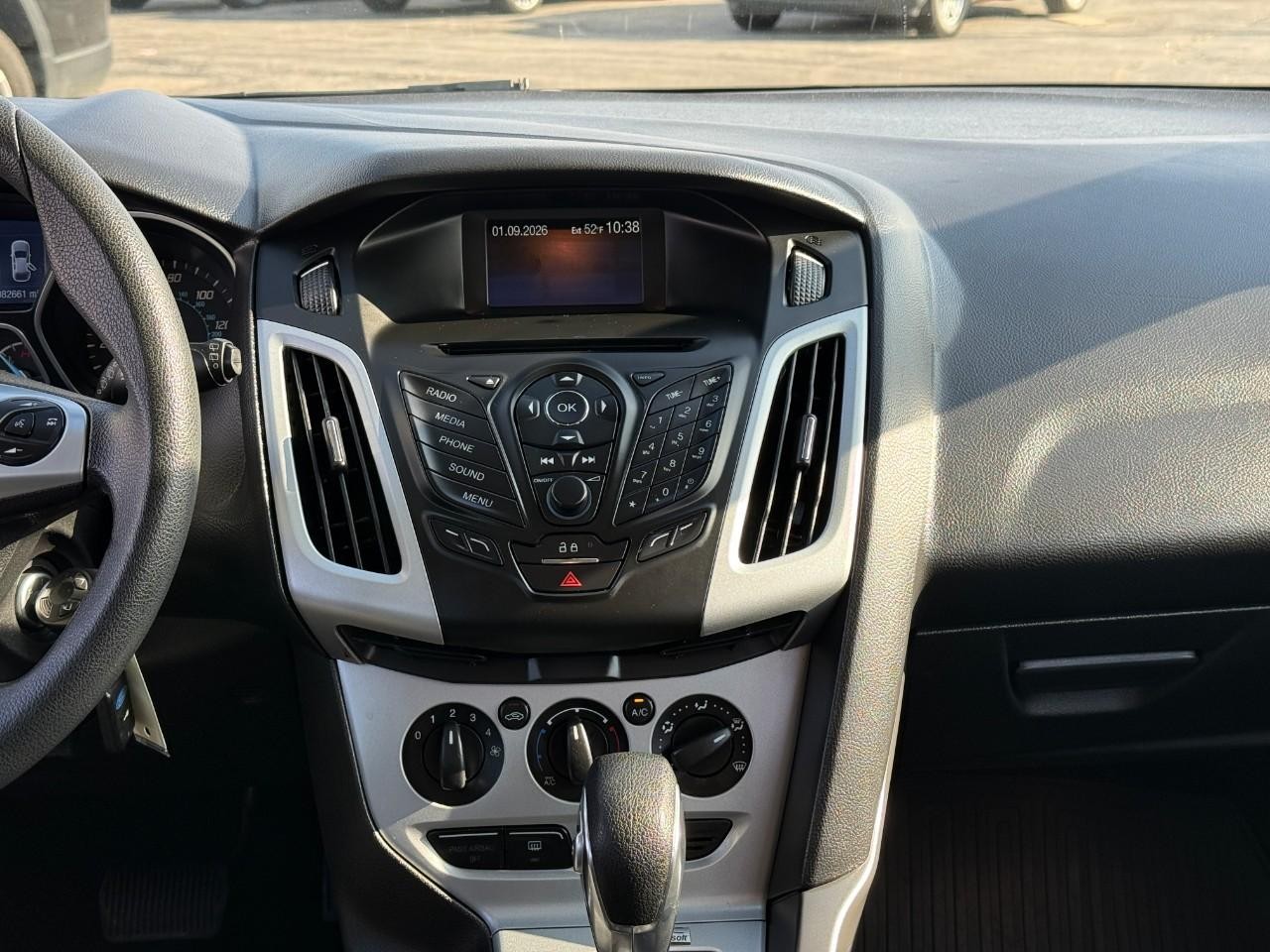 Ford Focus Vehicle Full-screen Gallery Image 13