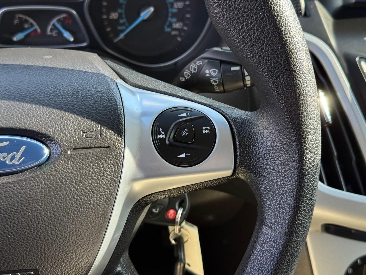 Ford Focus Vehicle Full-screen Gallery Image 19