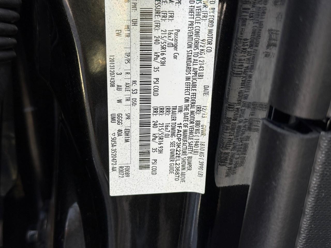 Ford Focus Vehicle Full-screen Gallery Image 24