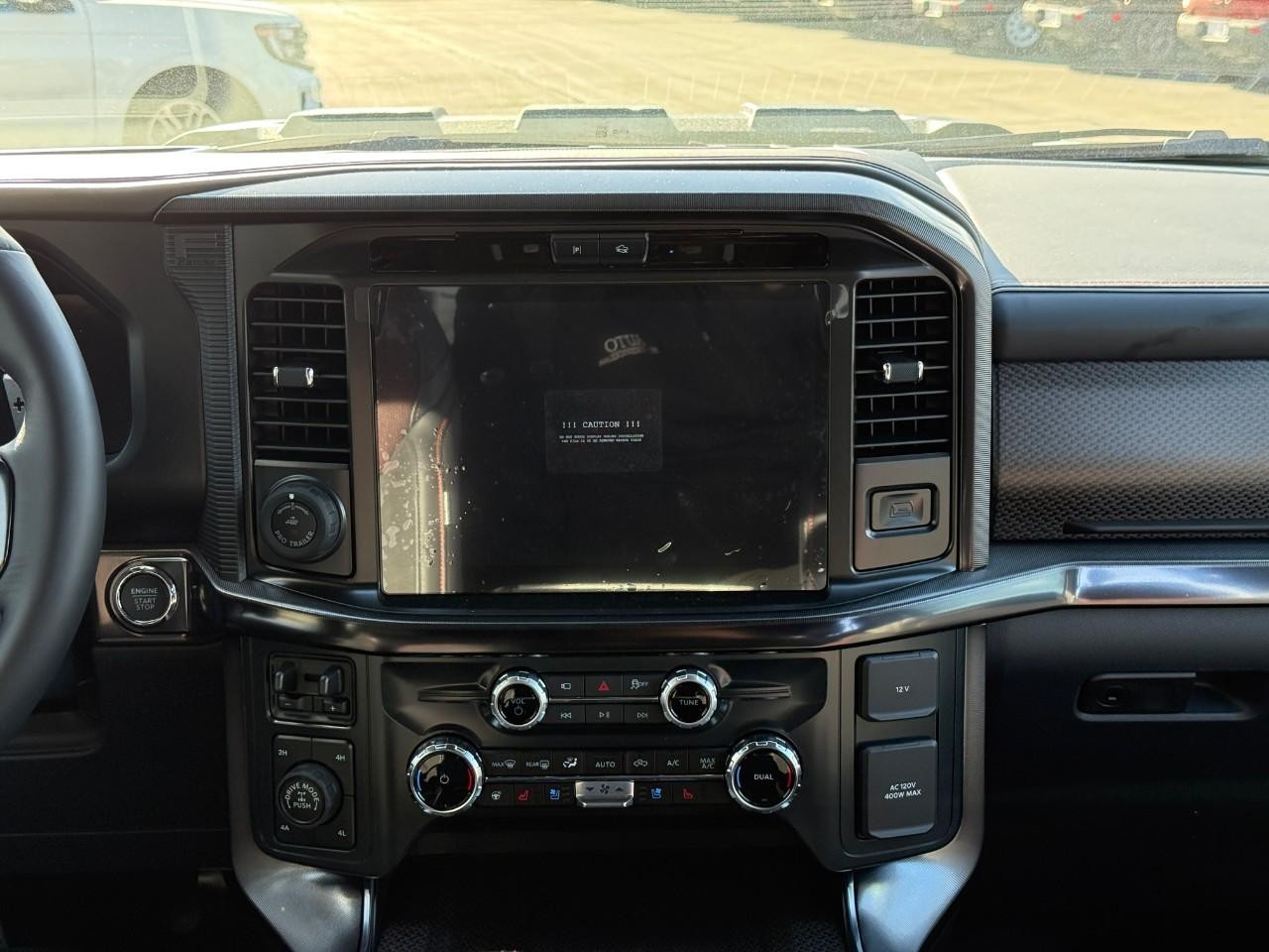 Ford F-150 Vehicle Full-screen Gallery Image 08