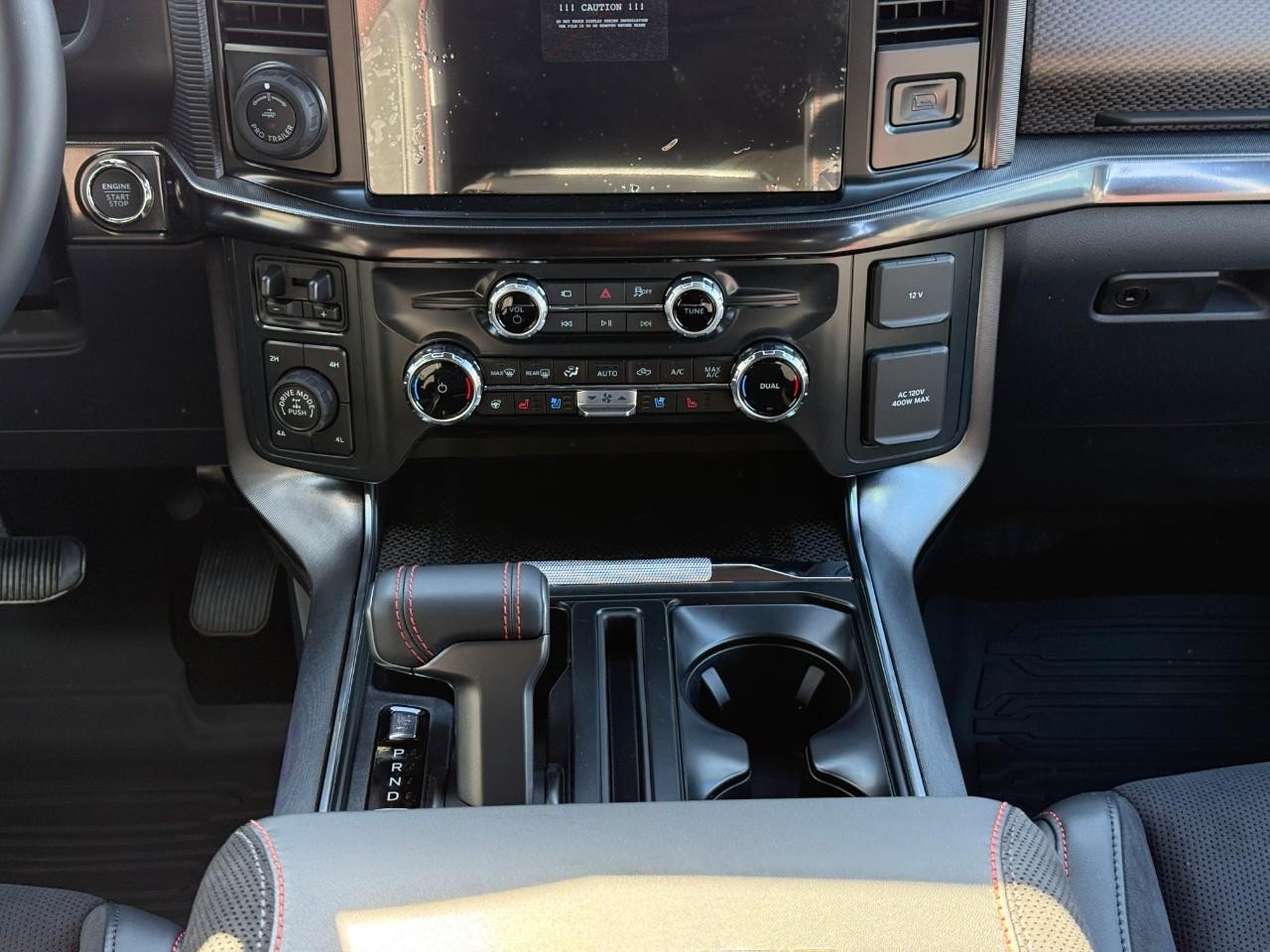 Ford F-150 Vehicle Full-screen Gallery Image 09