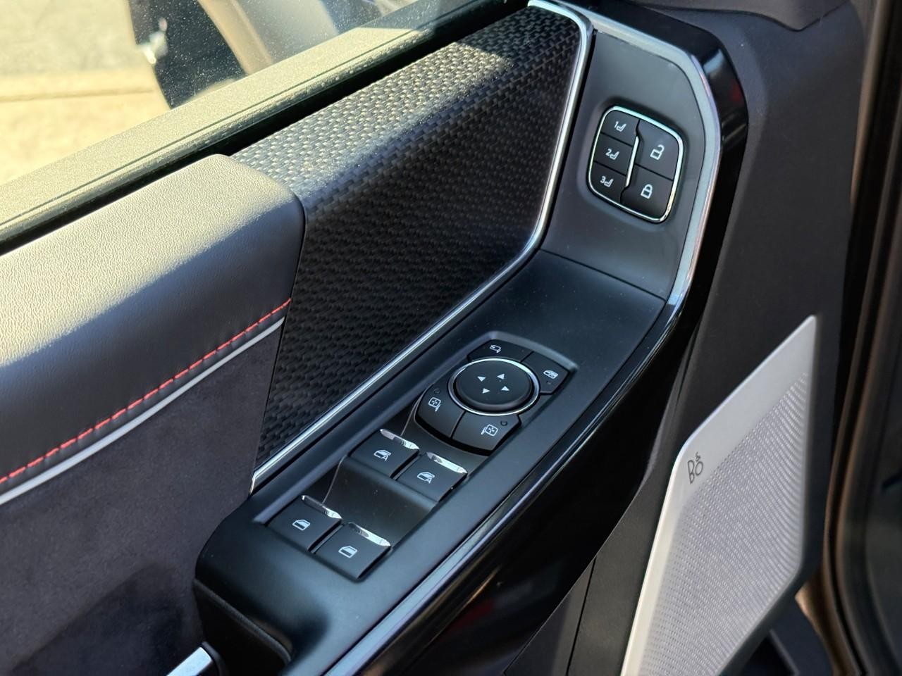 Ford F-150 Vehicle Full-screen Gallery Image 10