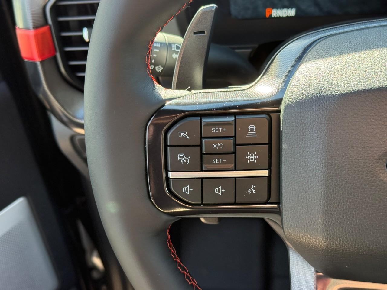 Ford F-150 Vehicle Full-screen Gallery Image 14