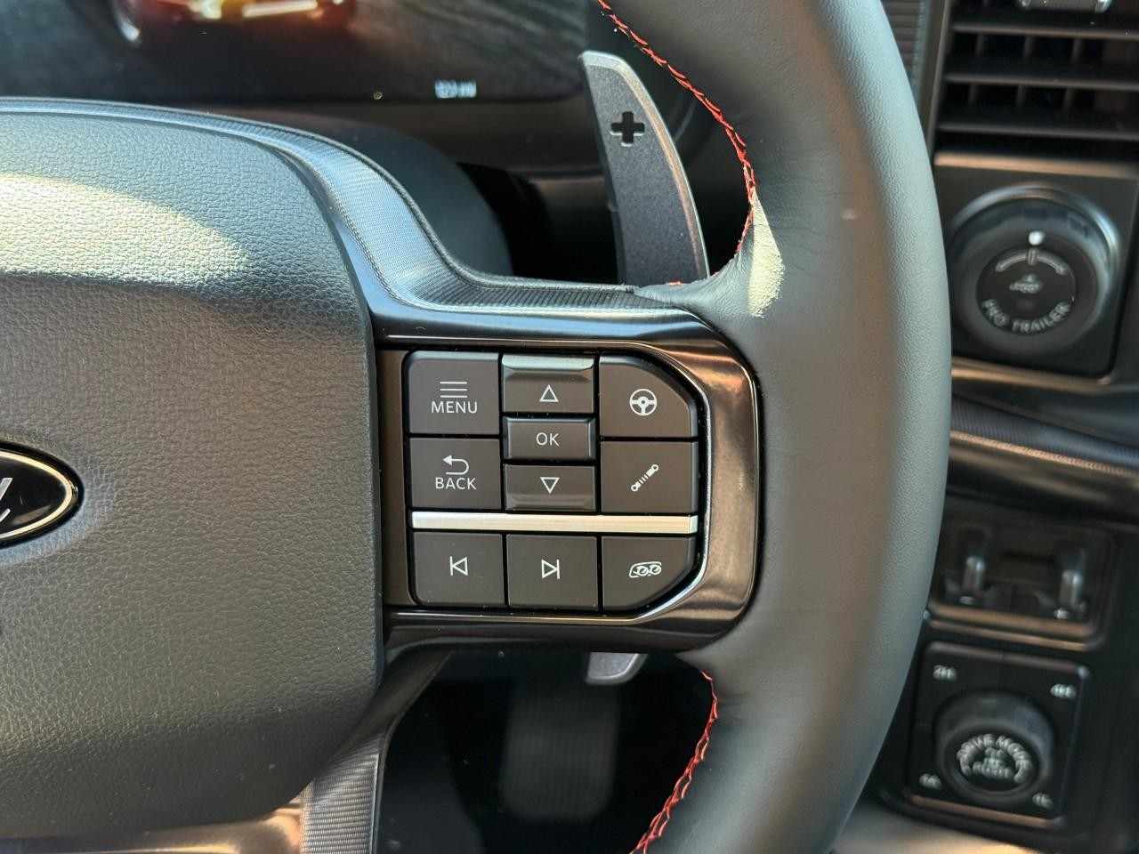 Ford F-150 Vehicle Full-screen Gallery Image 15