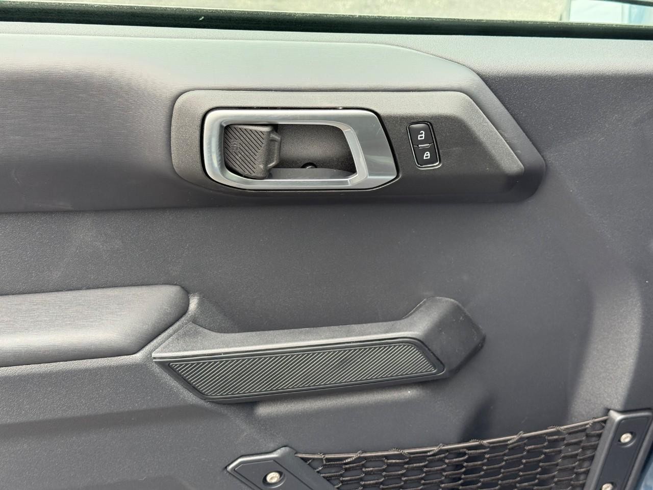 Ford Bronco Vehicle Full-screen Gallery Image 10