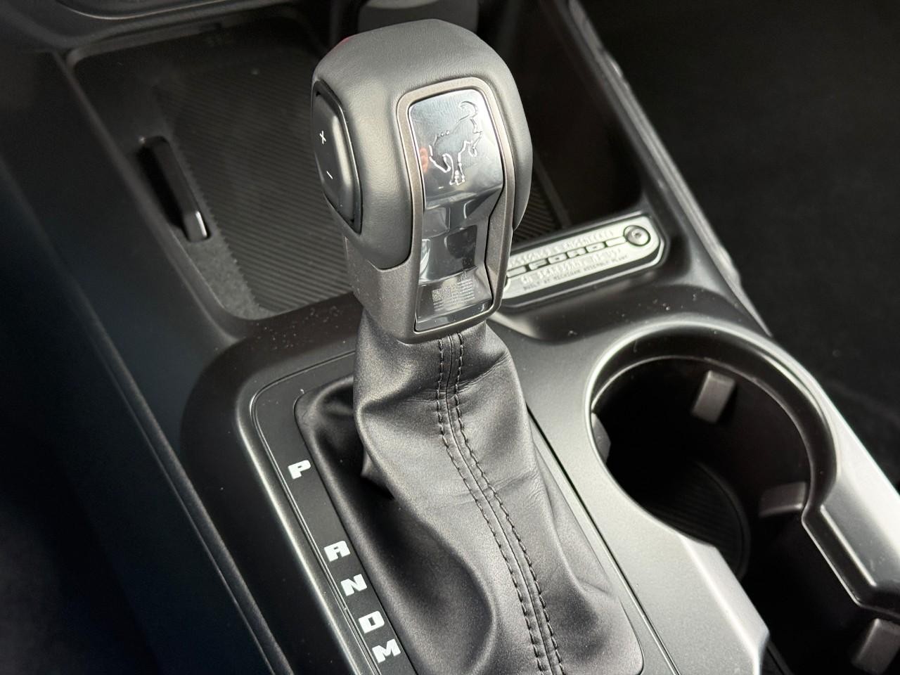 Ford Bronco Vehicle Full-screen Gallery Image 15