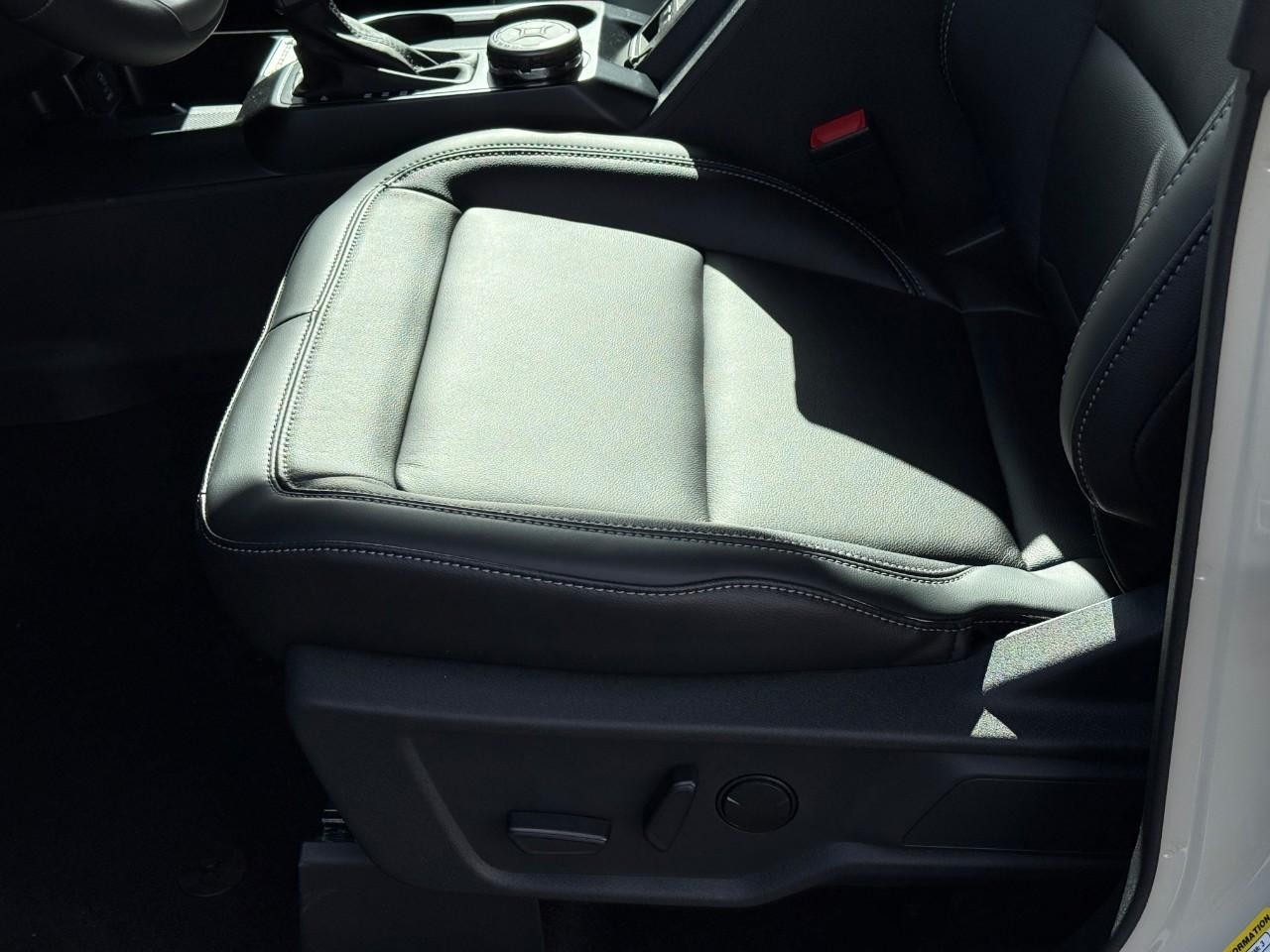 Ford Bronco Vehicle Full-screen Gallery Image 11