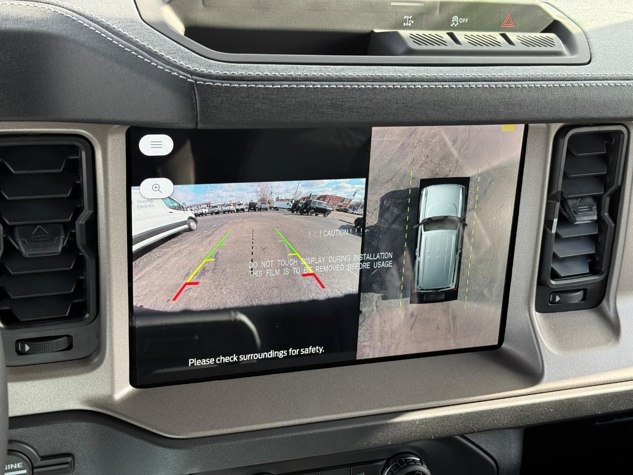 Ford Bronco Vehicle Full-screen Gallery Image 17