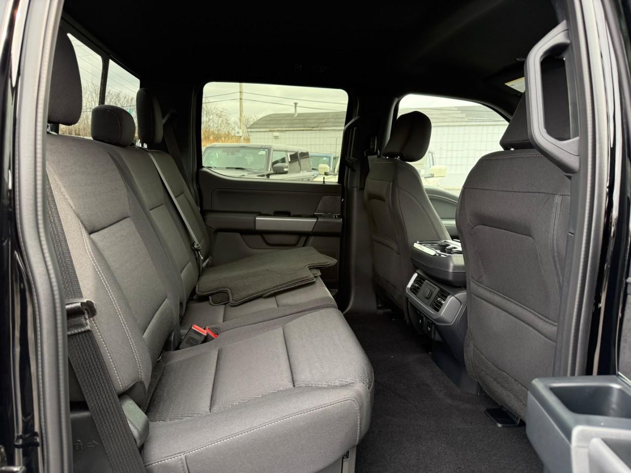 Ford F-150 Vehicle Full-screen Gallery Image 05