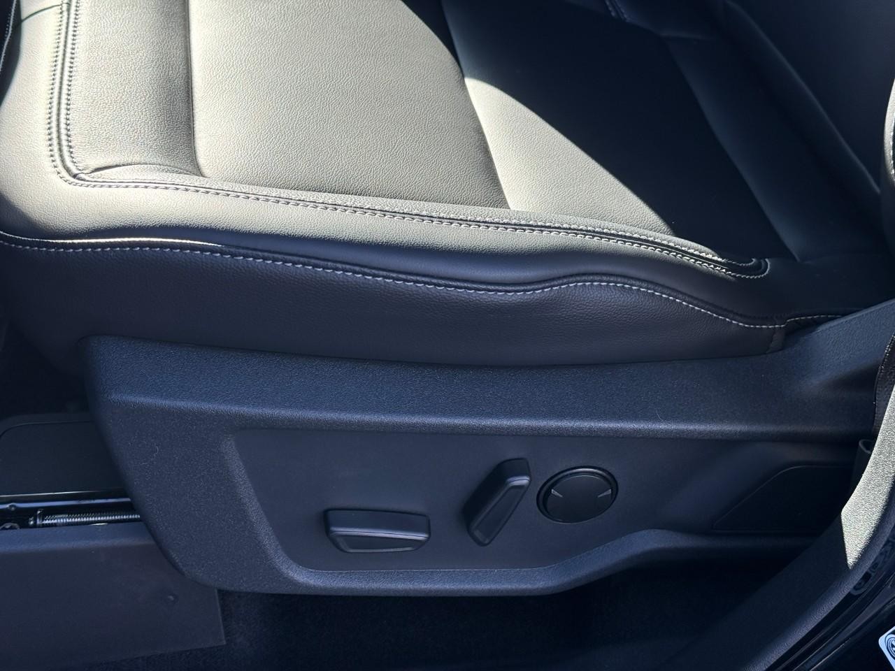 Ford Bronco Vehicle Full-screen Gallery Image 13