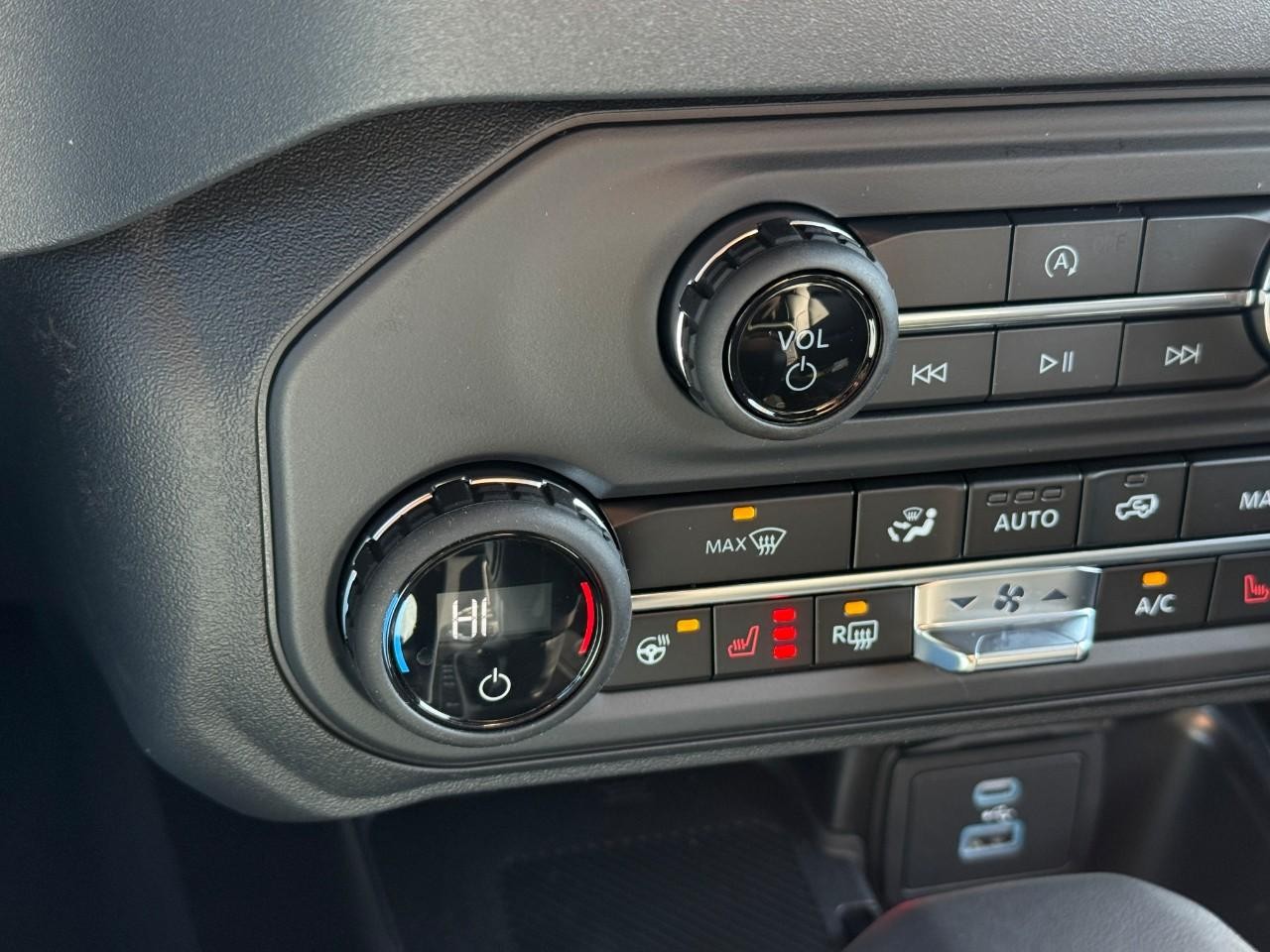 Ford Bronco Vehicle Full-screen Gallery Image 17