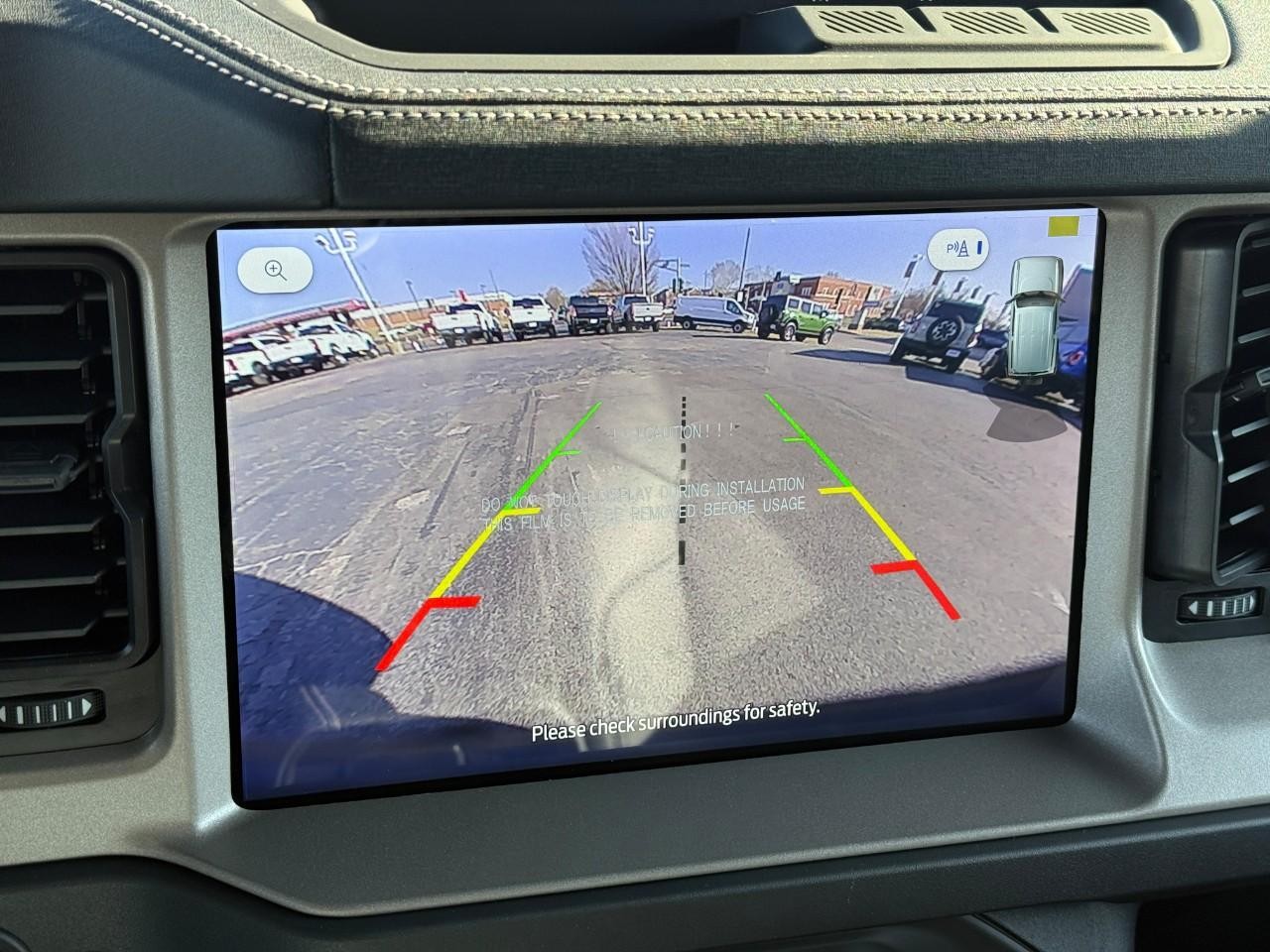 Ford Bronco Vehicle Full-screen Gallery Image 18