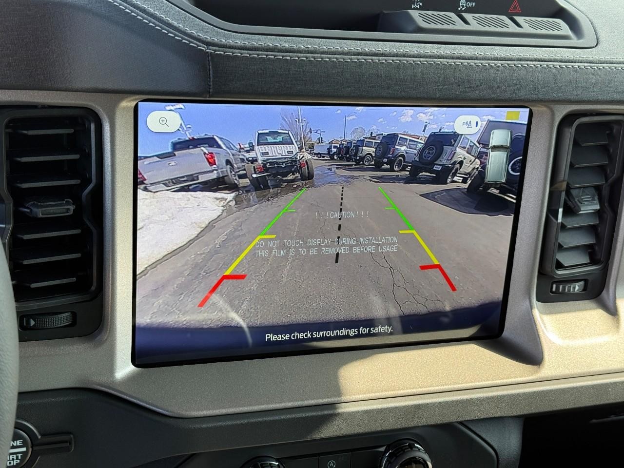 Ford Bronco Vehicle Full-screen Gallery Image 17