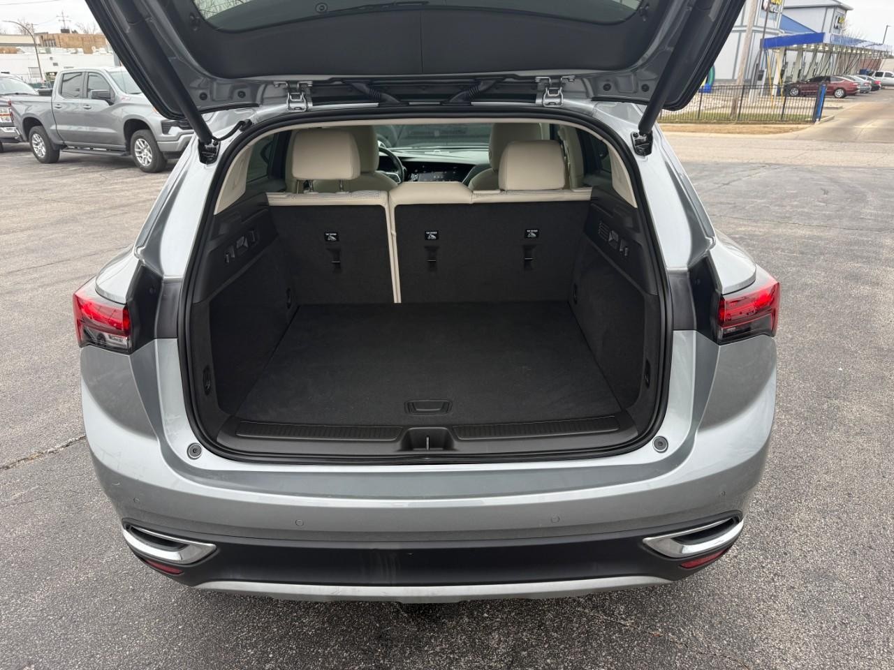 Buick Envision Vehicle Full-screen Gallery Image 07