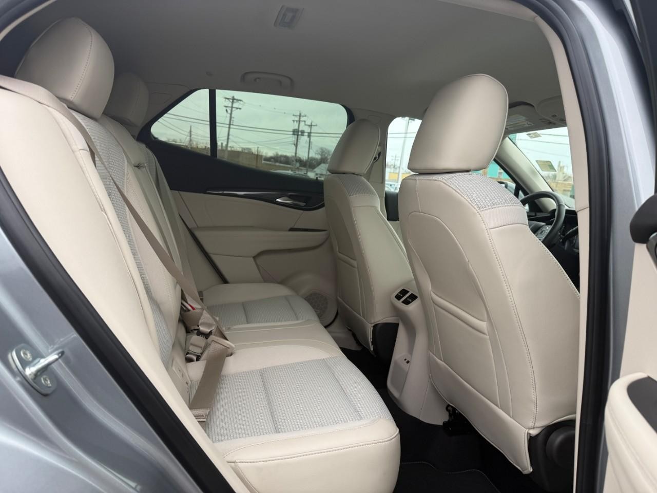 Buick Envision Vehicle Full-screen Gallery Image 10