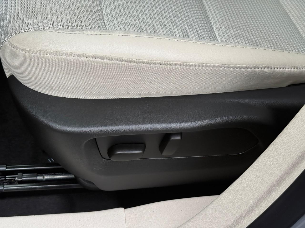 Buick Envision Vehicle Full-screen Gallery Image 17