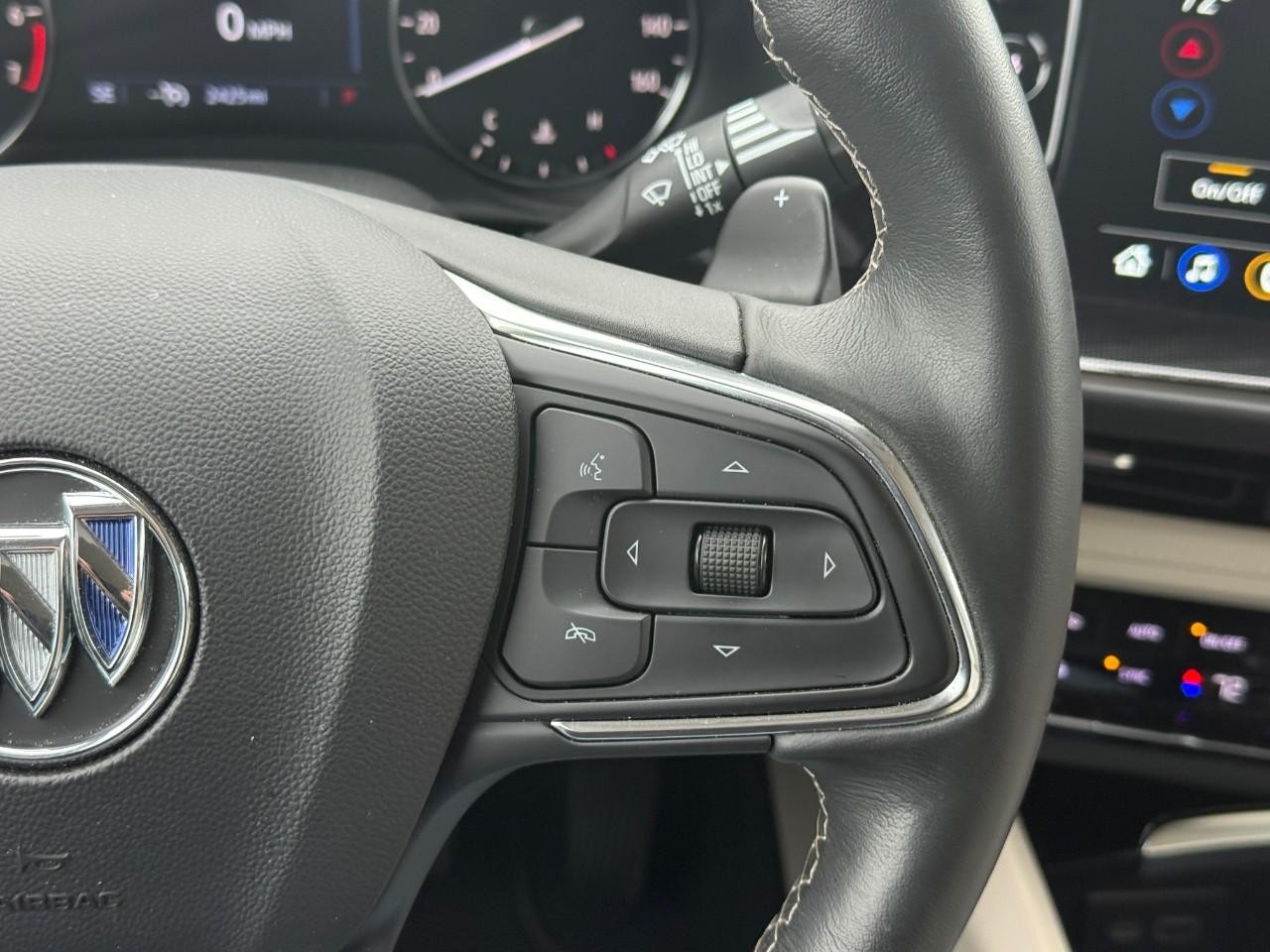 Buick Envision Vehicle Full-screen Gallery Image 19